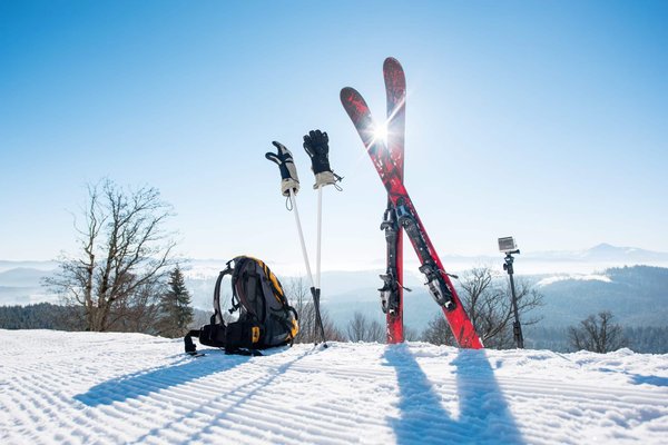 Faire de la glisse : comment choisir le matériel adapté pour le ski ?